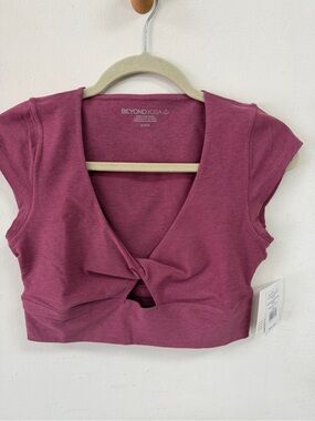 Beyond Yoga Mauve Twist-Front Crop Top